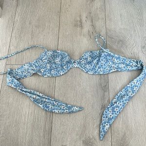 Abercrombie & Fitch blue floral bikini top size S
